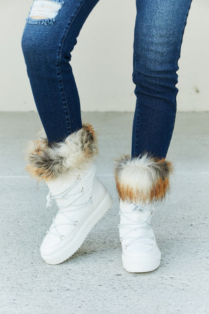 WILD DIVA Lace-Up Faux Fur Platform Snow Boots in White